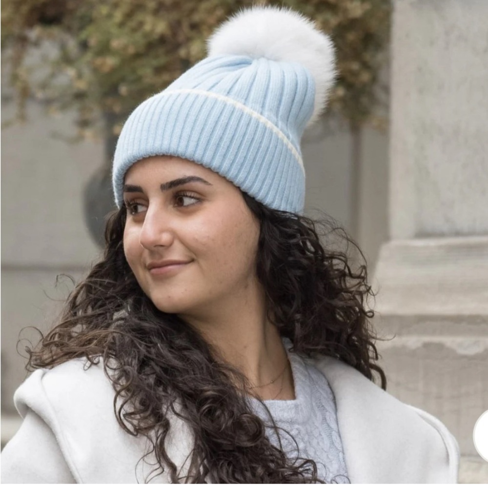 Kyi Kyi Women’s Knitted Faux Fur Pom Pom Beanie, Light Blue/Cream, One Size